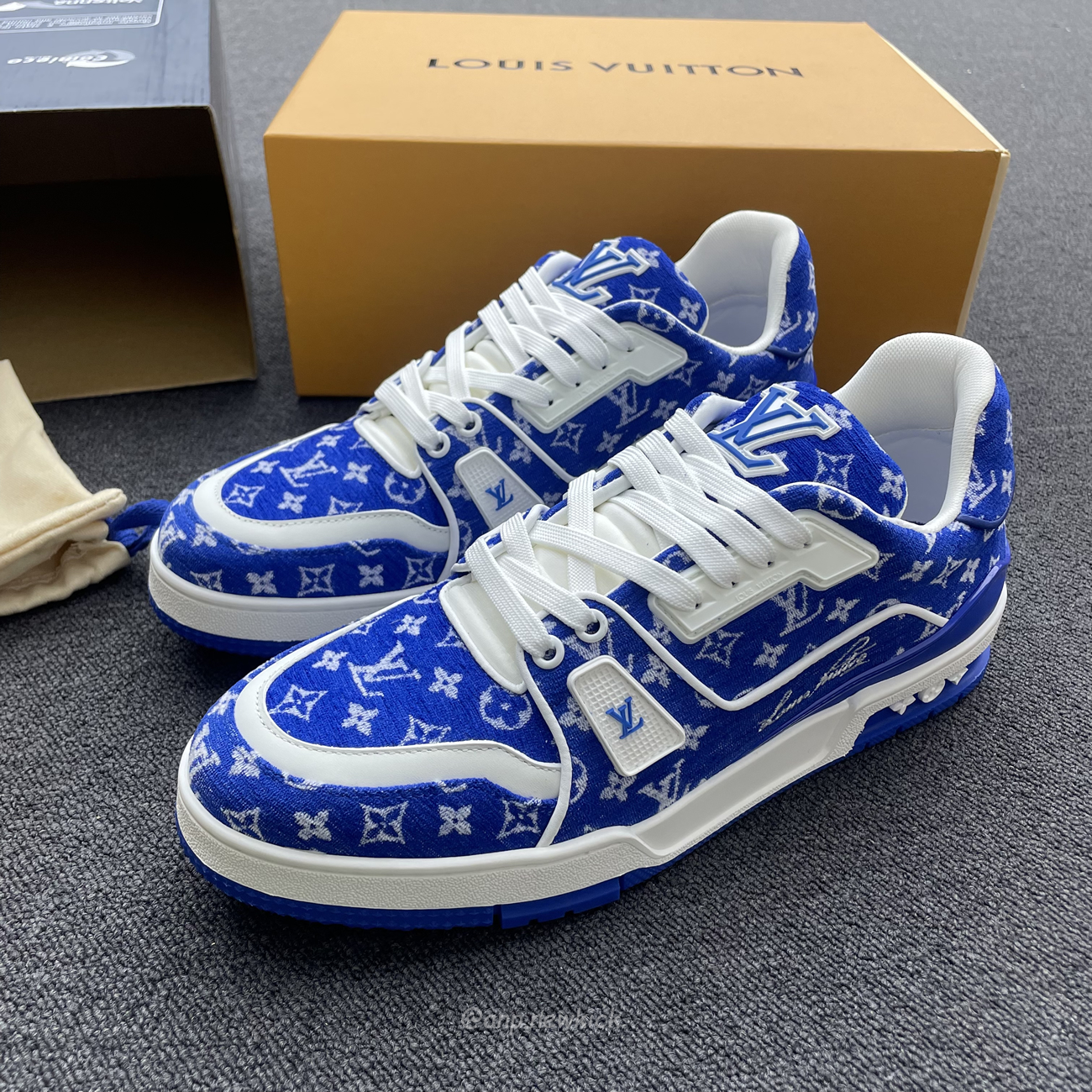 Louis Vuitton Trainer Blue Green Black Red Monogram Textile 1abfrq (10) - www.newkick.vip